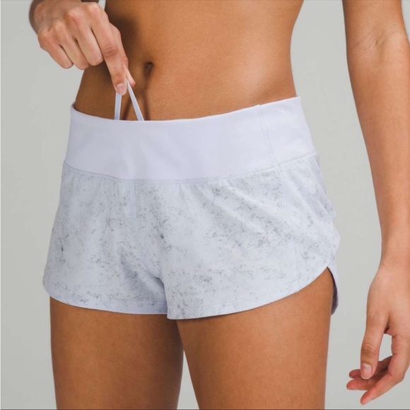 Lululemon Speed Up Low-Rise Lined Short 2.5" - Picture 4 of 10